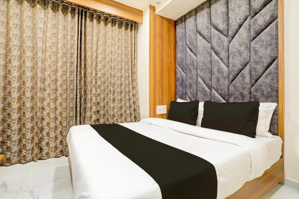 Hotel O Sun Light Ahmedabad Buitenkant foto