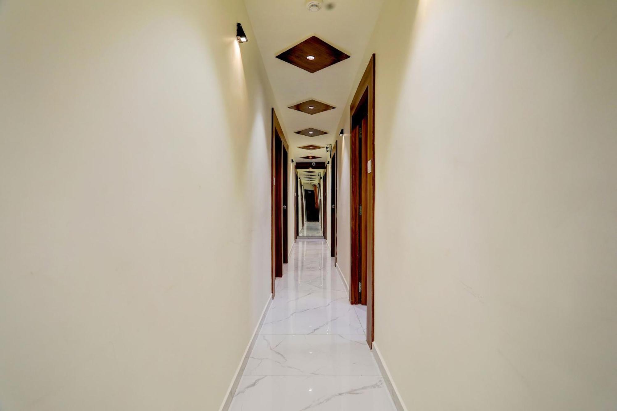Hotel O Sun Light Ahmedabad Buitenkant foto
