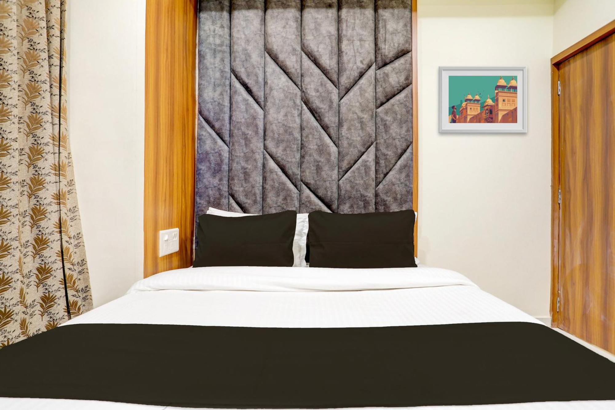 Hotel O Sun Light Ahmedabad Buitenkant foto
