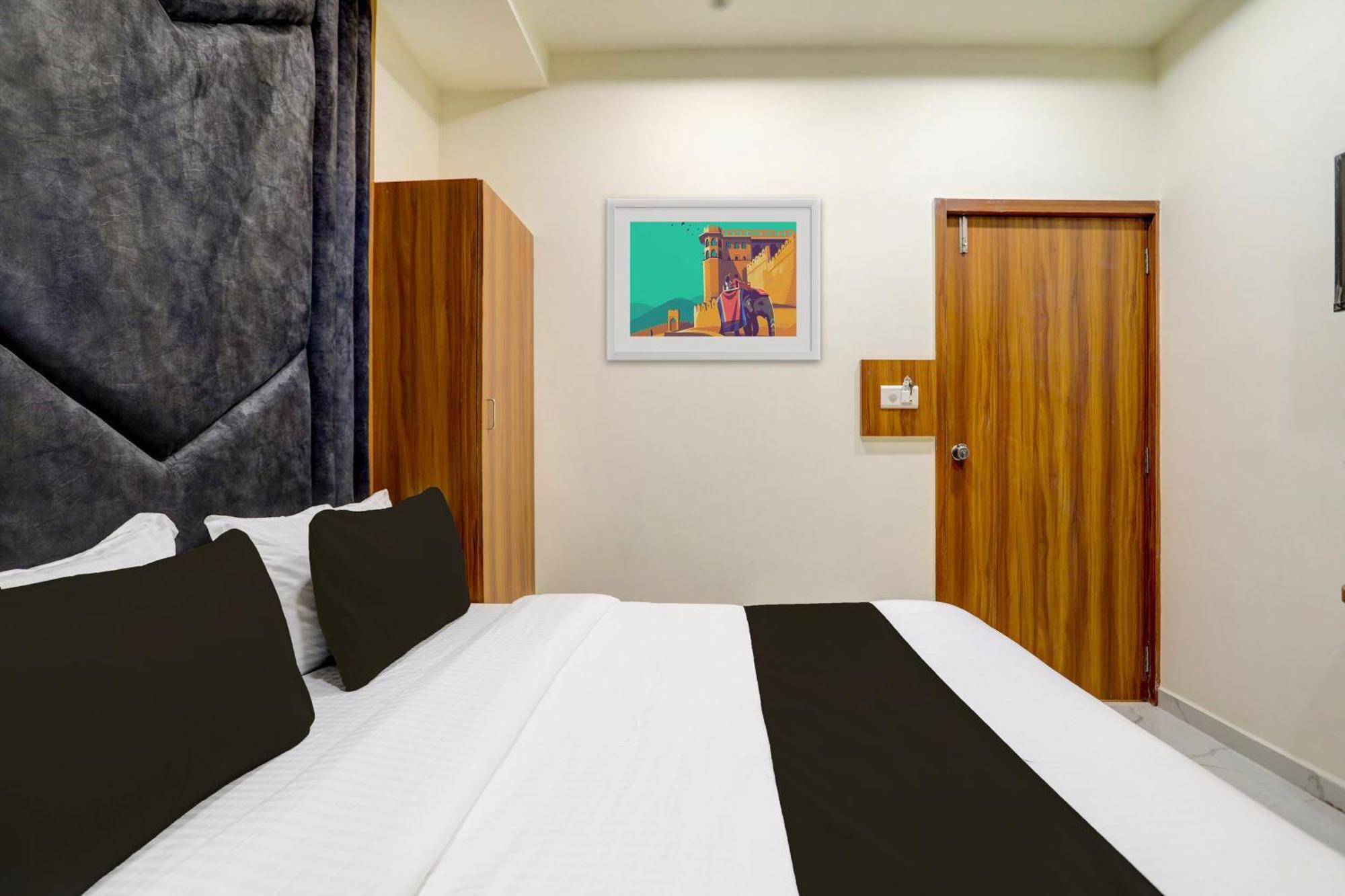 Hotel O Sun Light Ahmedabad Buitenkant foto