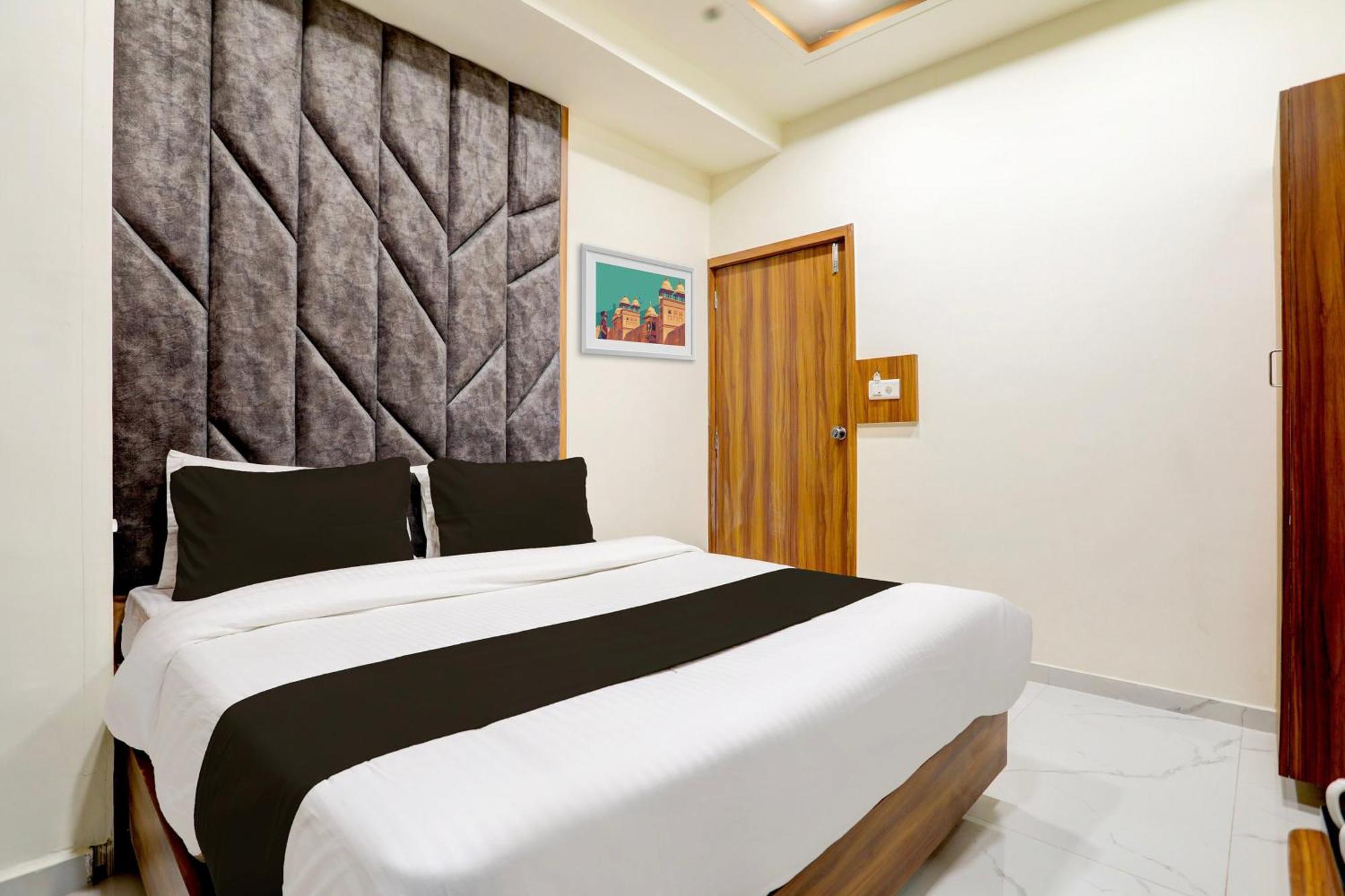Hotel O Sun Light Ahmedabad Buitenkant foto