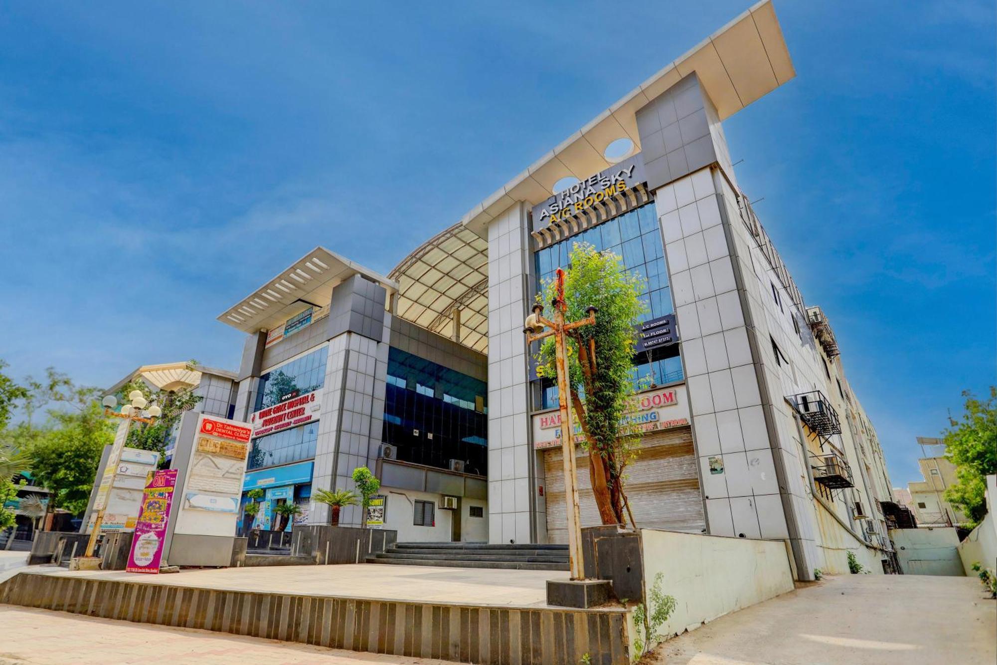 Hotel O Sun Light Ahmedabad Buitenkant foto
