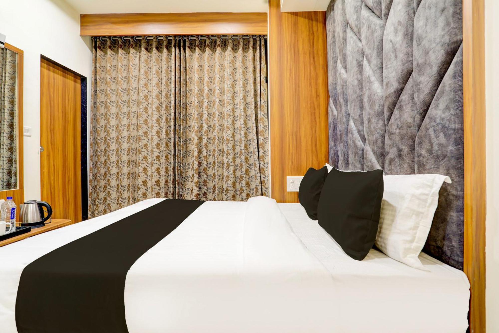 Hotel O Sun Light Ahmedabad Buitenkant foto