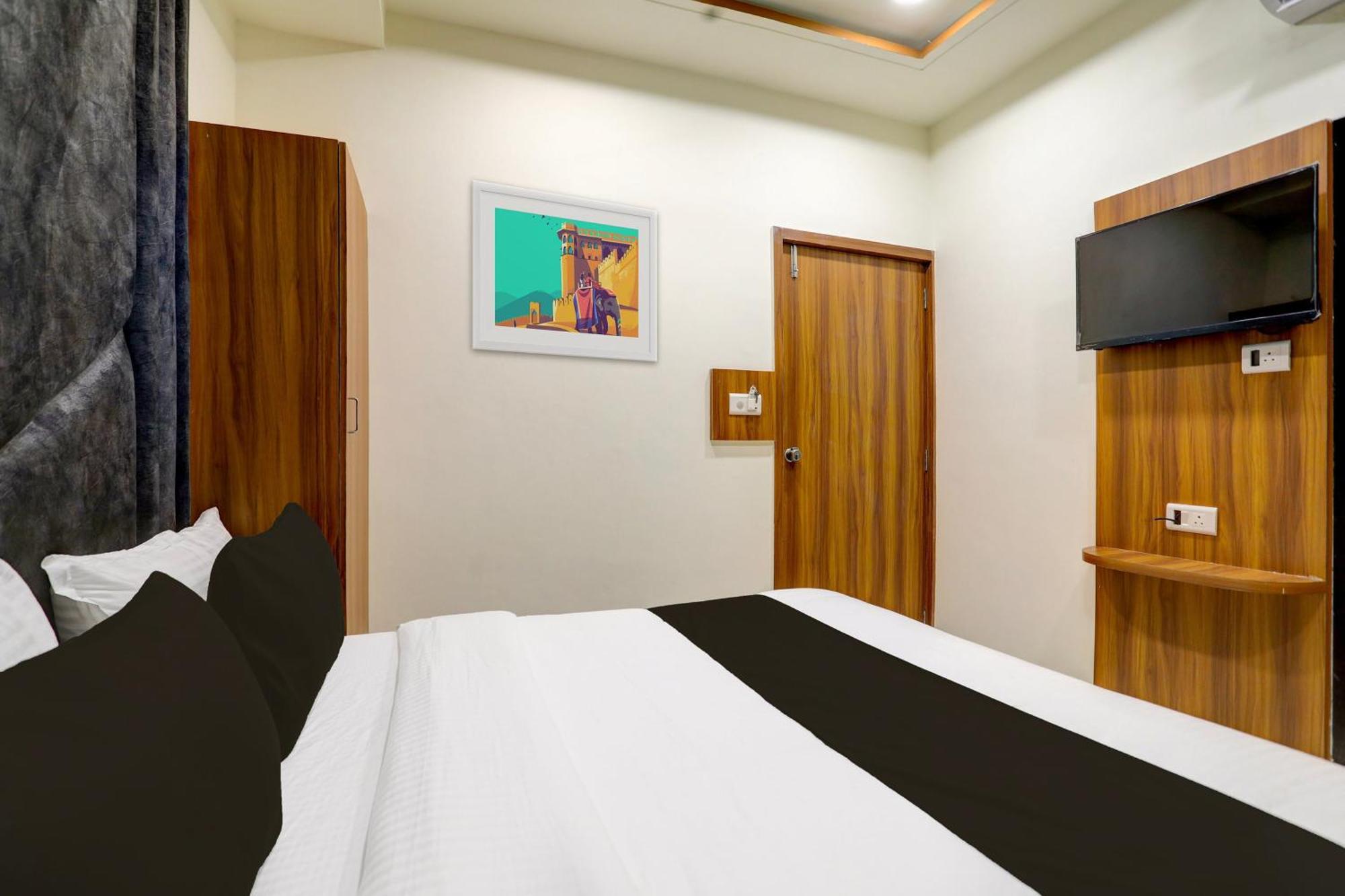 Hotel O Sun Light Ahmedabad Buitenkant foto