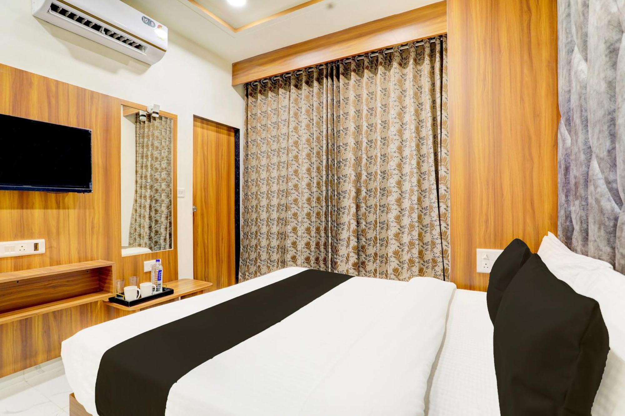 Hotel O Sun Light Ahmedabad Buitenkant foto